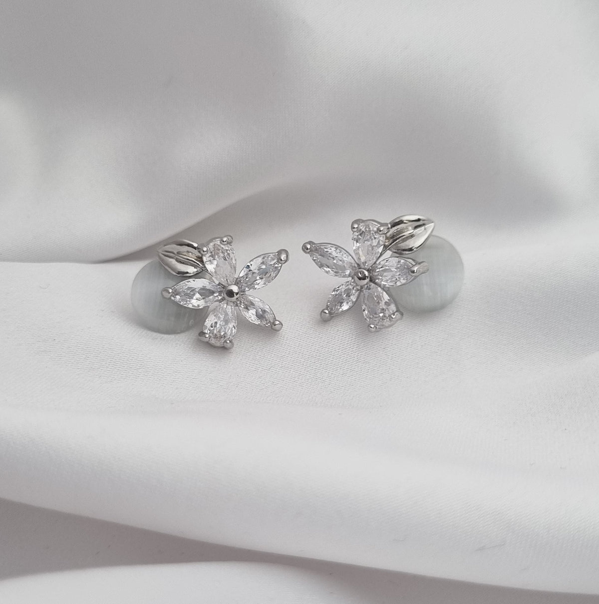 Relaxing Plumeria Thud-Studs