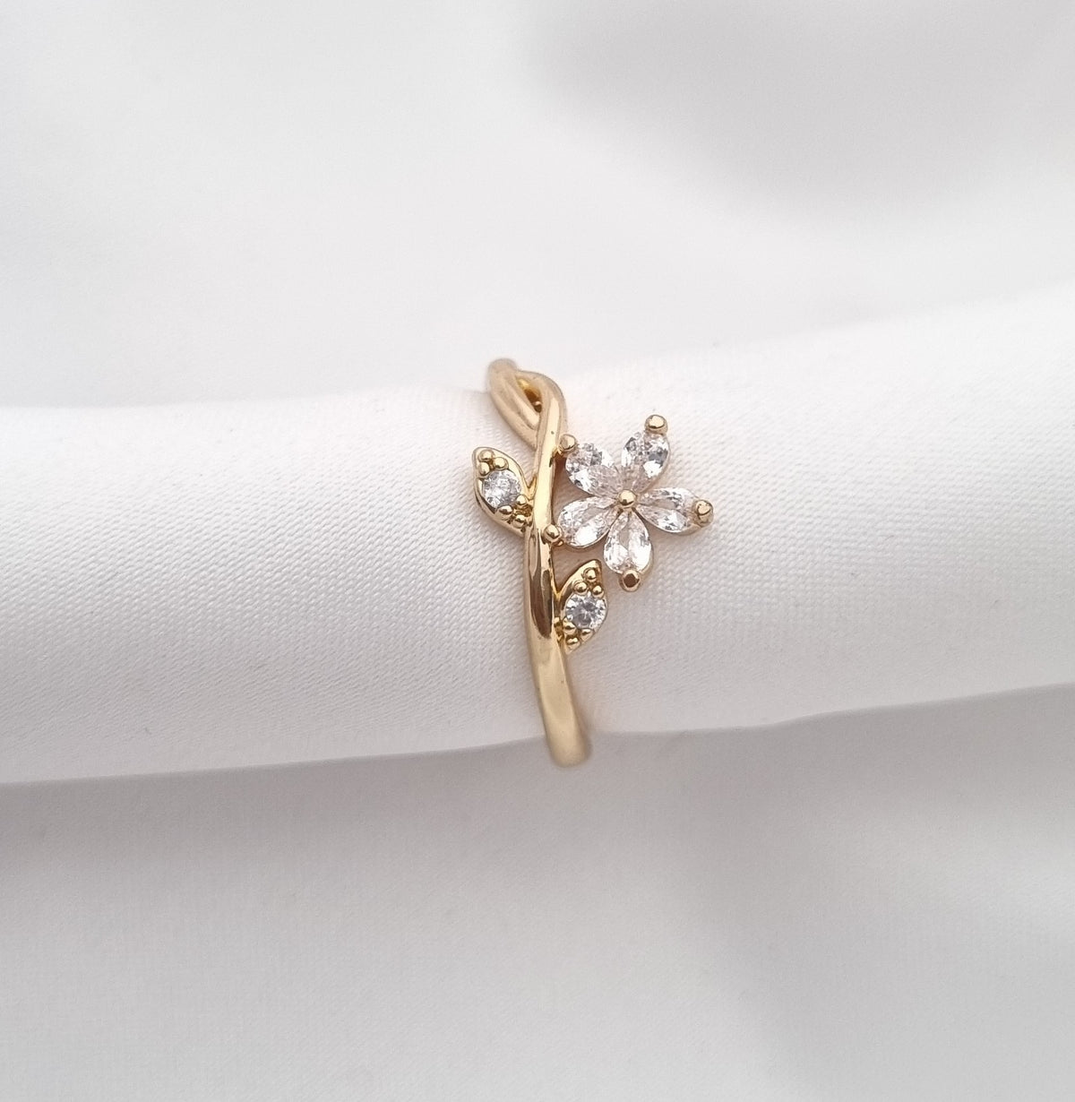 Cystal Plumeria Ring