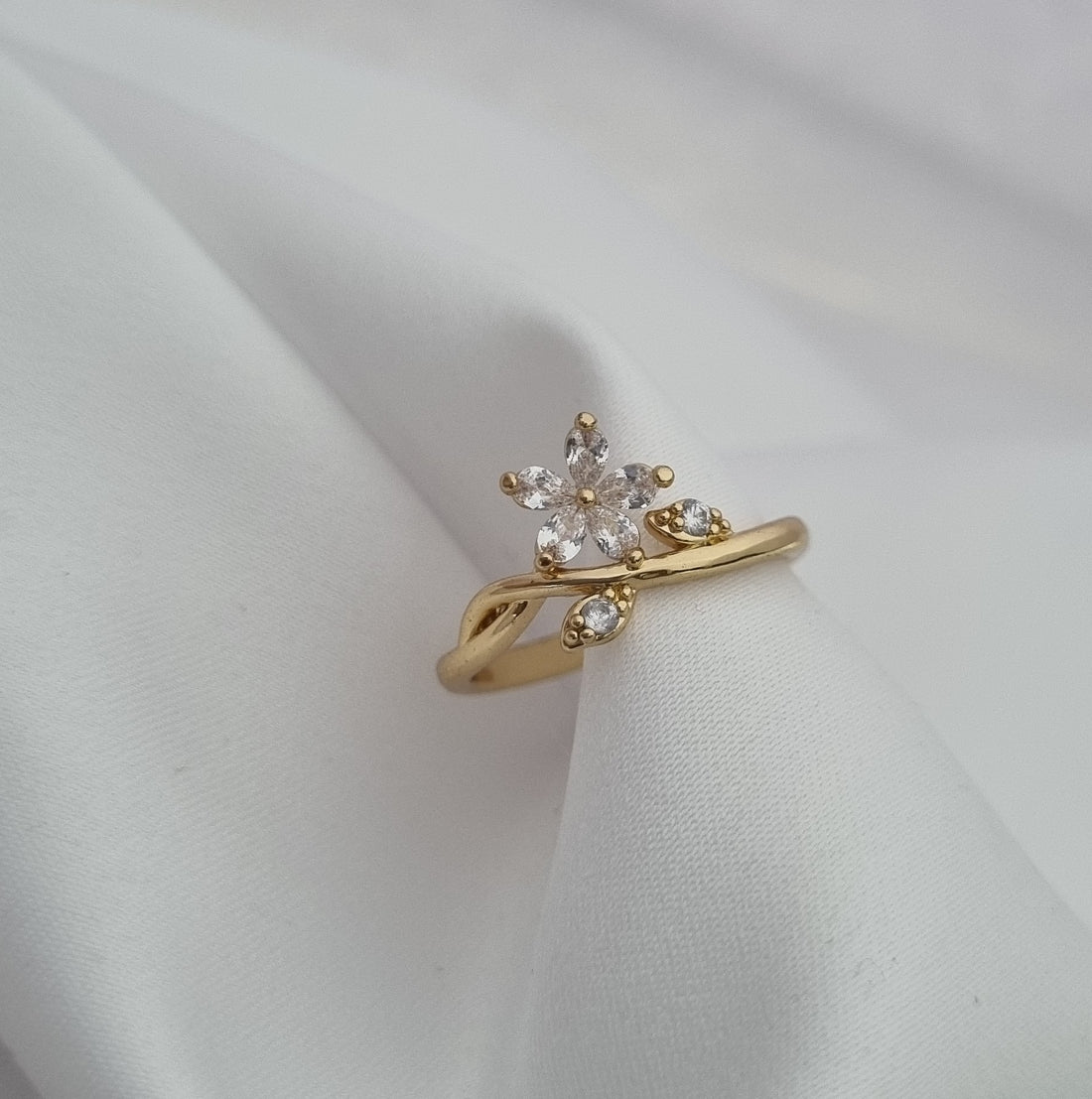 Cystal Plumeria Ring (Adjustable)