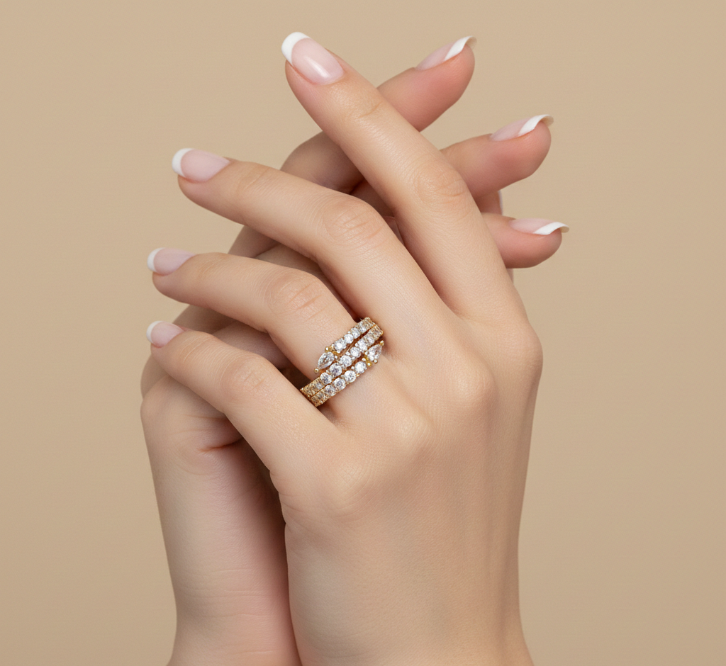 Hugging Diamonds Ring